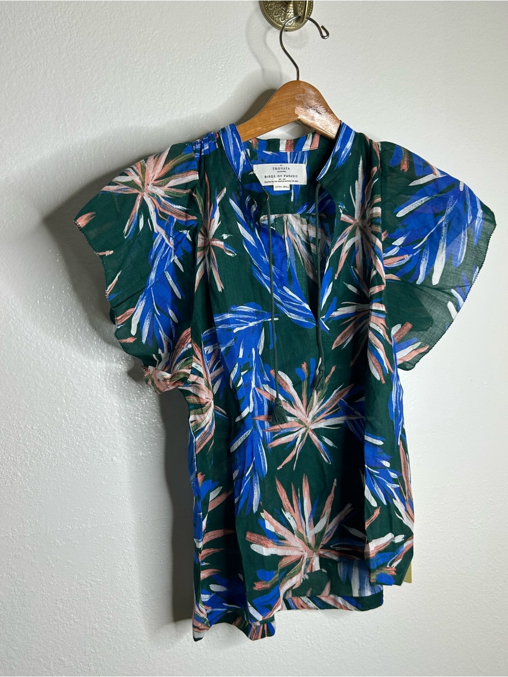 NWT Trovata Birds of Paradis Cotton Ramie Short Sleeve Lightweight Blouse Top